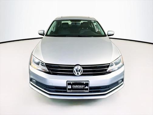 2015 Volkswagen Jetta Auto SE w/Connectivity/Navigation