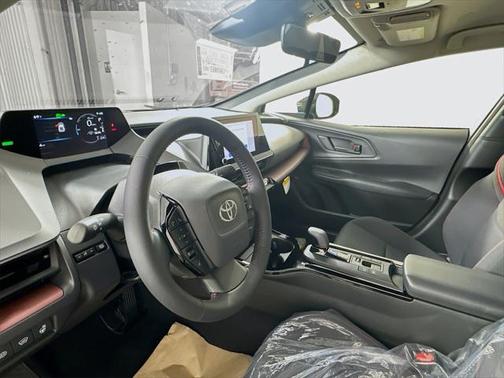 2025 Toyota Prius L