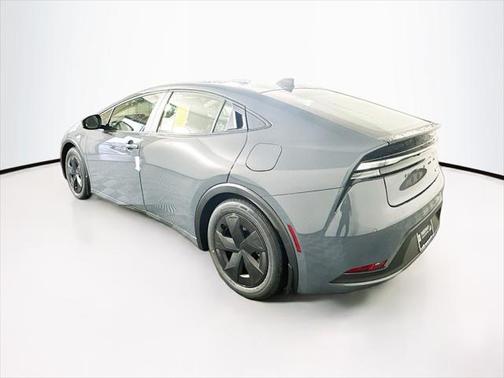 2025 Toyota Prius L