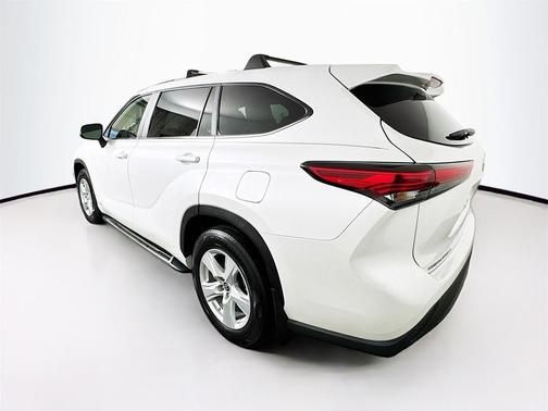 2023 Toyota Highlander Hybrid LE