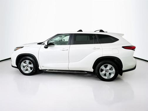 2023 Toyota Highlander Hybrid LE