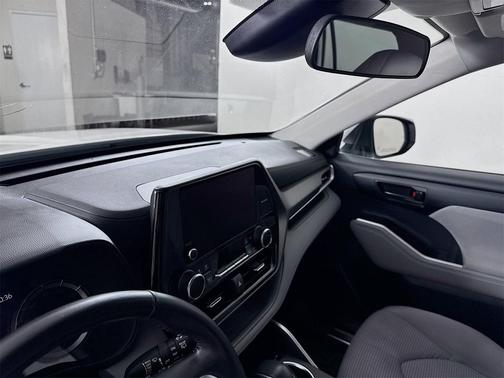 2023 Toyota Highlander Hybrid LE