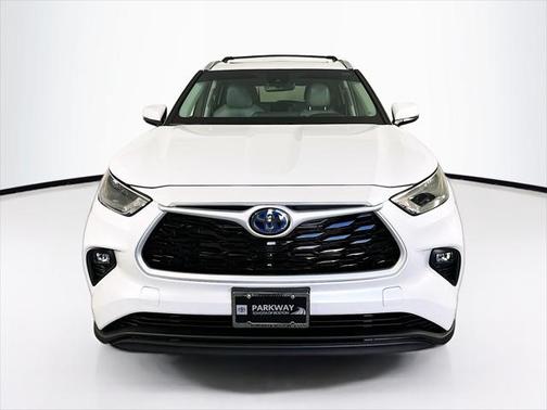2023 Toyota Highlander Hybrid XLE