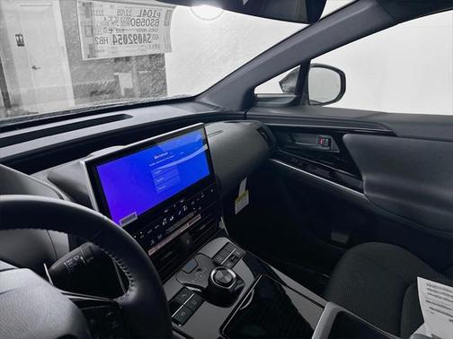 2025 Toyota bZ4X XLE