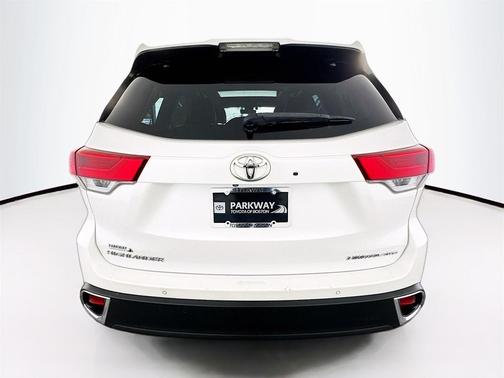 2019 Toyota Highlander Limited Platinum