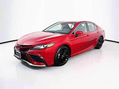 2024 Toyota Camry Hybrid SE