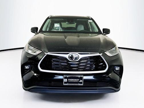 2025 Toyota Highlander XLE