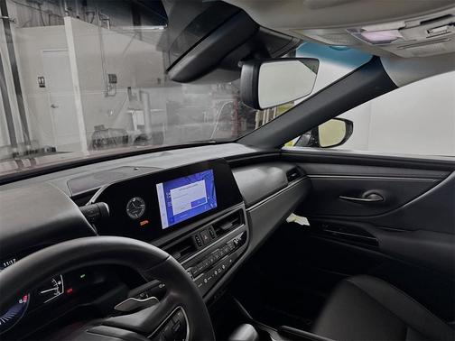 2023 Lexus ES 250 Base