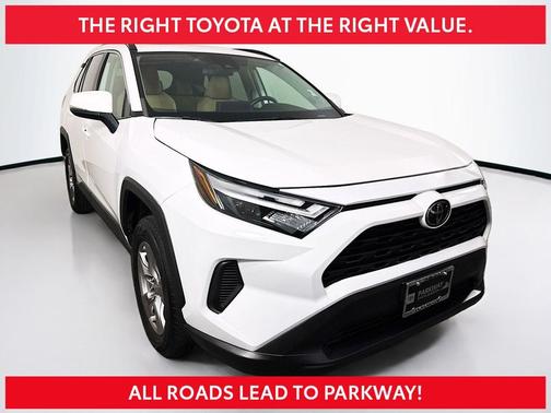 Ice 2023 Toyota RAV4 XLE