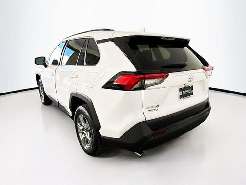 Ice 2025 Toyota RAV4 Hybrid LE