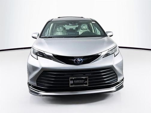 2025 Toyota Sienna Limited