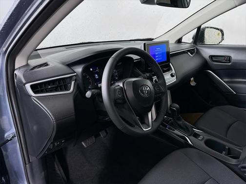 2025 Toyota Corolla Cross LE