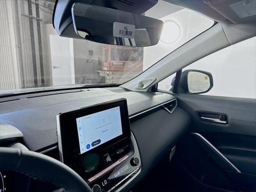 2025 Toyota Corolla Cross XLE