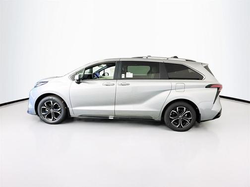 2025 Toyota Sienna Platinum