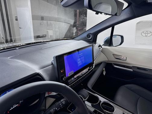 2025 Toyota Sienna Platinum