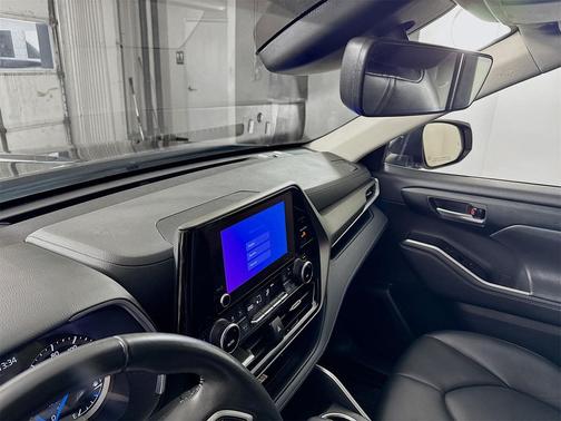 2024 Toyota Highlander Hybrid XLE
