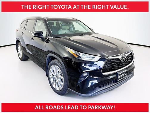 Midnight Black Metallic 2022 Toyota Highlander Limited