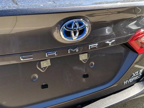 2020 Toyota Camry Hybrid XLE