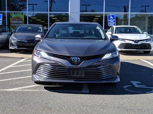 2020 Toyota Camry Hybrid XLE