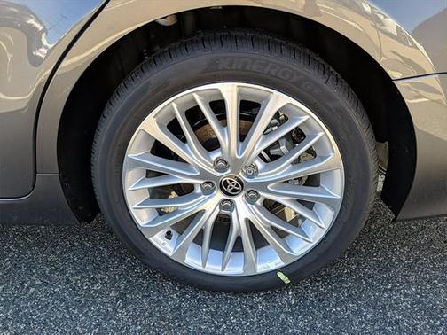 2020 Toyota Camry Hybrid XLE