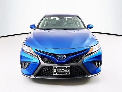 2018 Toyota Camry Hybrid SE