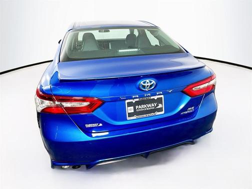 2018 Toyota Camry Hybrid SE
