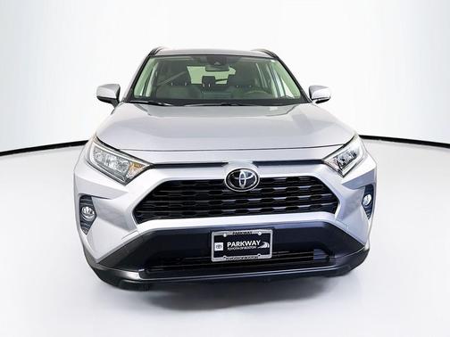 Silver Sky Metallic 2019 Toyota RAV4 XLE
