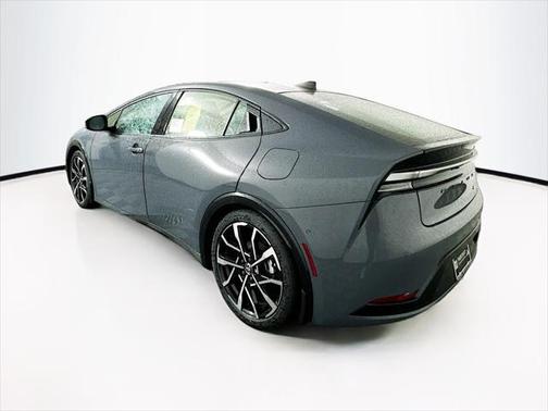 2025 Toyota Prius L