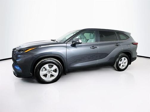 2025 Toyota Highlander LE