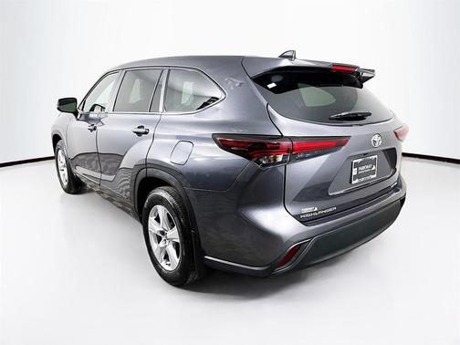 2025 Toyota Highlander LE