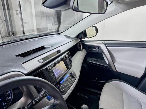 2018 Toyota RAV4 Hybrid XLE