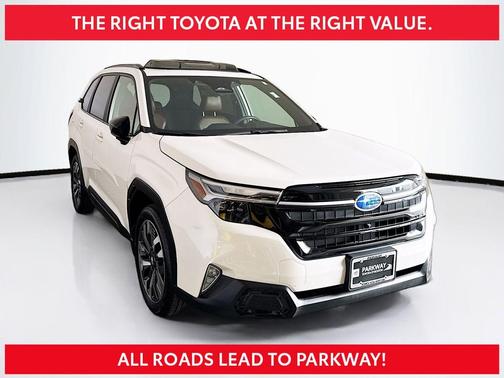 Crystal White Pearl 2025 Subaru Forester Touring