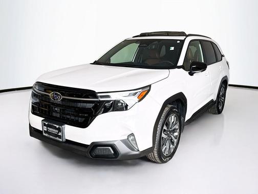 Crystal White Pearl 2025 Subaru Forester Touring