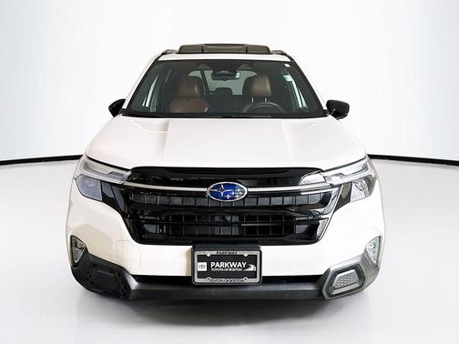 Crystal White Pearl 2025 Subaru Forester Touring