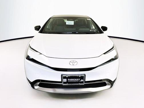 Pearl 2025 Toyota Prius Plug-In Hybrid XSE Premium