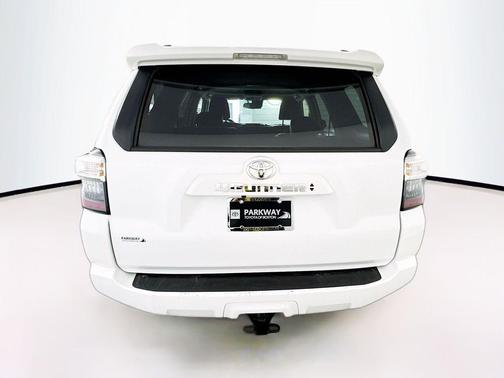 Ice 2024 Toyota 4Runner SR5 Premium