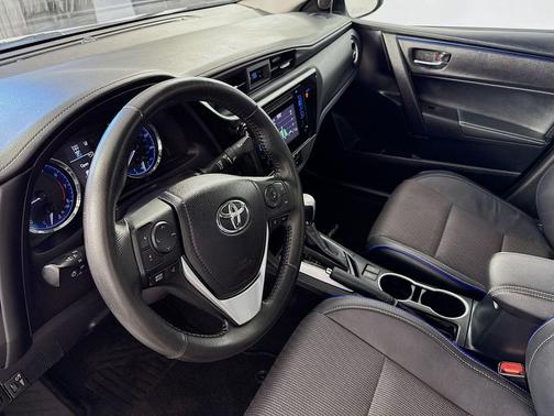 Super White 2019 Toyota Corolla SE