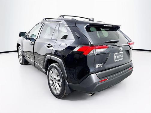 2020 Toyota RAV4 XLE Premium