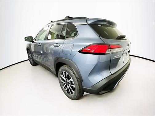 2025 Toyota Corolla Cross XLE