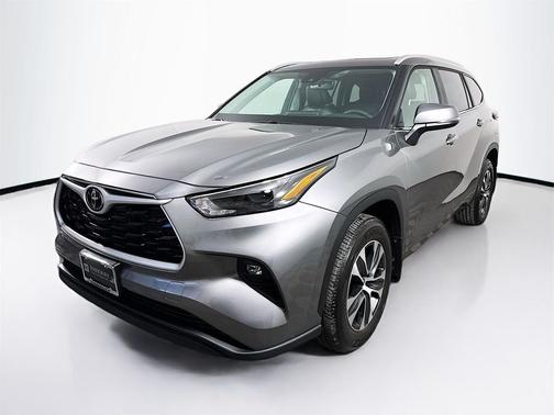 2025 Toyota Highlander XLE