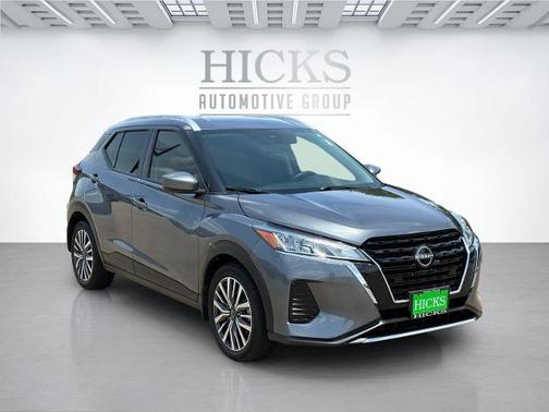 Gun Metallic 2024 Nissan Kicks SV