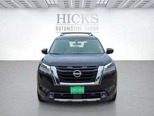 Black 2022 Nissan Pathfinder Platinum