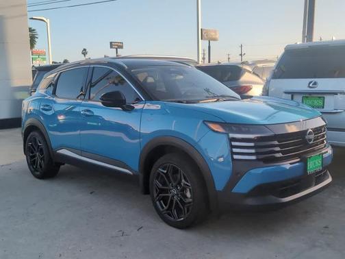 2025 Nissan Kicks SR