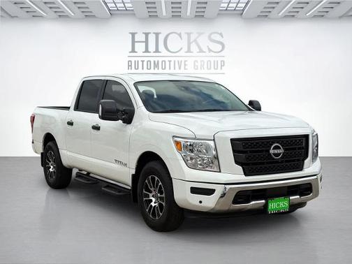 Glacier White 2024 Nissan Titan SV