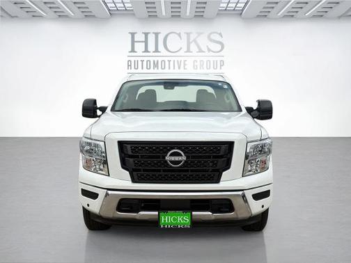 Glacier White 2024 Nissan Titan SV
