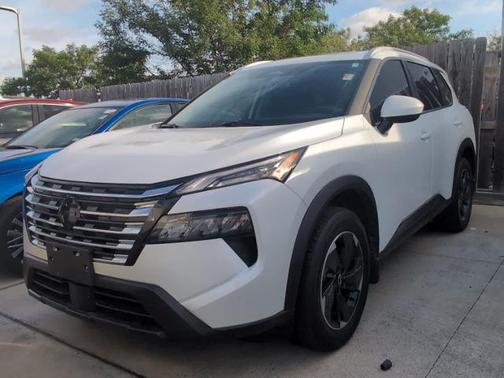 Everest White P 2025 Nissan Rogue SV