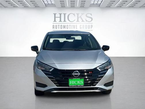 2025 Nissan Versa 1.6 SR