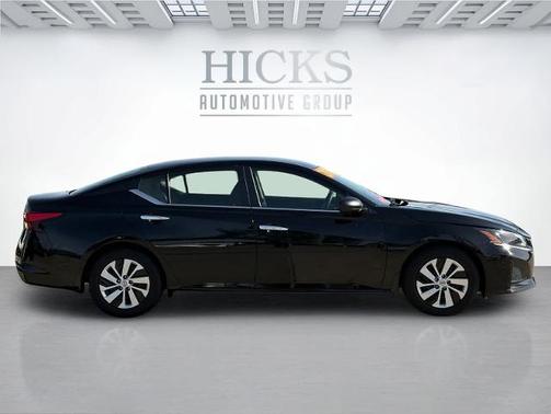 Black 2024 Nissan Altima 2.5 S