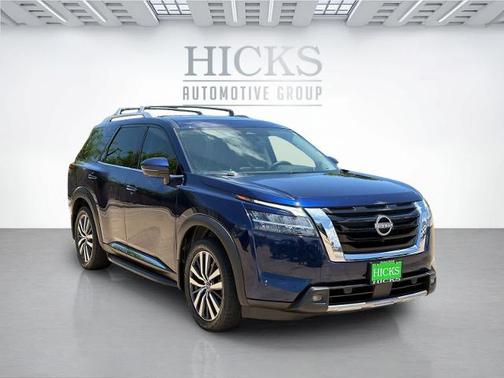 Deep Ocean Blue 2022 Nissan Pathfinder Platinum