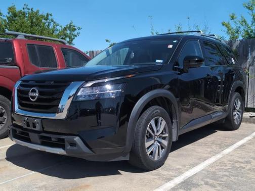 Black 2024 Nissan Pathfinder SL